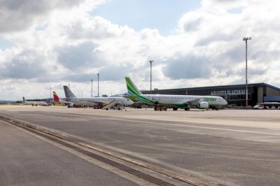 La Estrategia de Conectividad Aérea consolida el crecimiento del aeropuerto de Asturias, que supera por primera vez los dos millones de viajeros